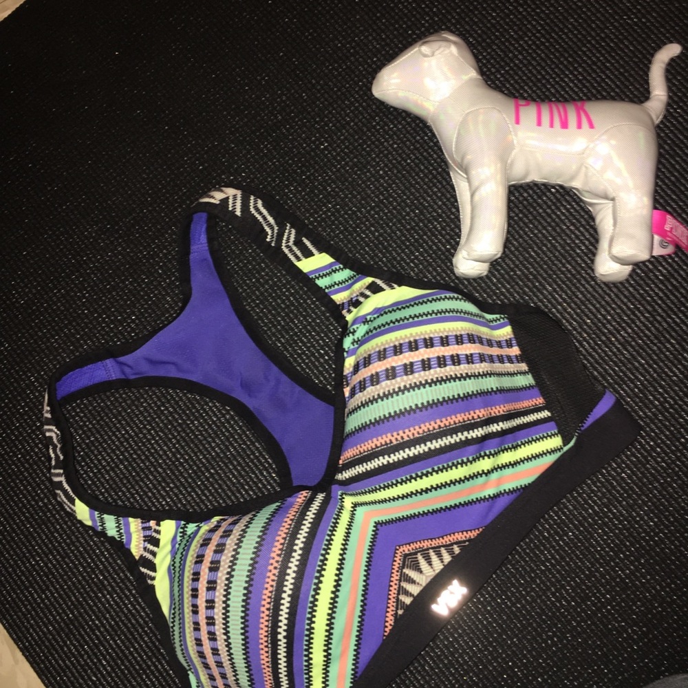 sports bra